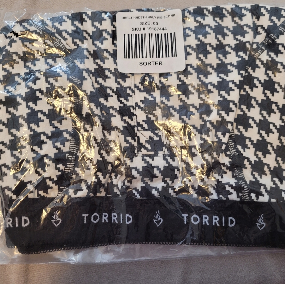Torrid Active Sports Bra Henley Bralette. NEW!